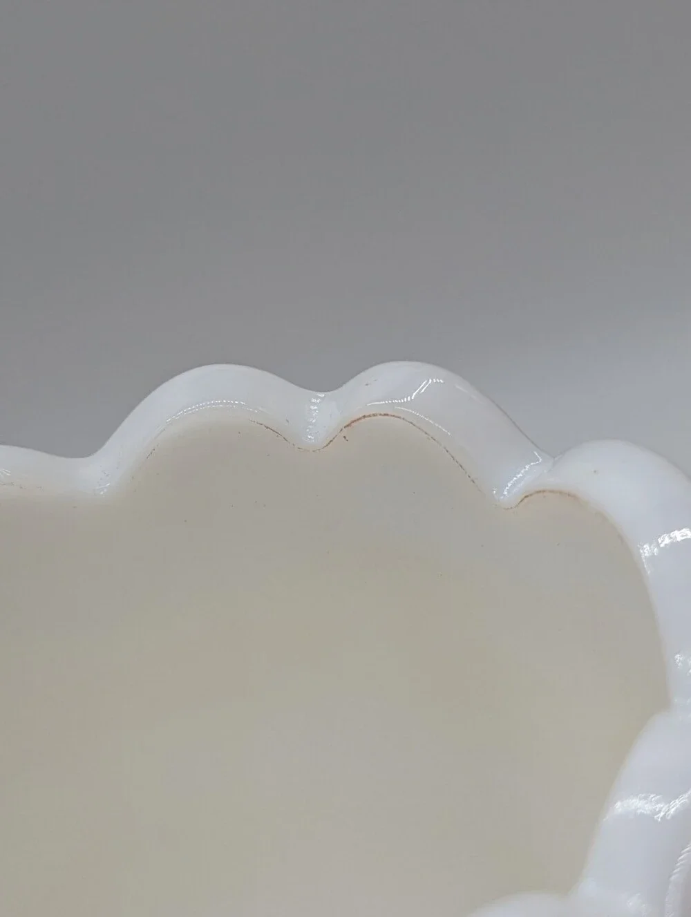 Vintage LE Smith Beads & Stars Milk Glass Bud Vase - Picture 6 of 8
